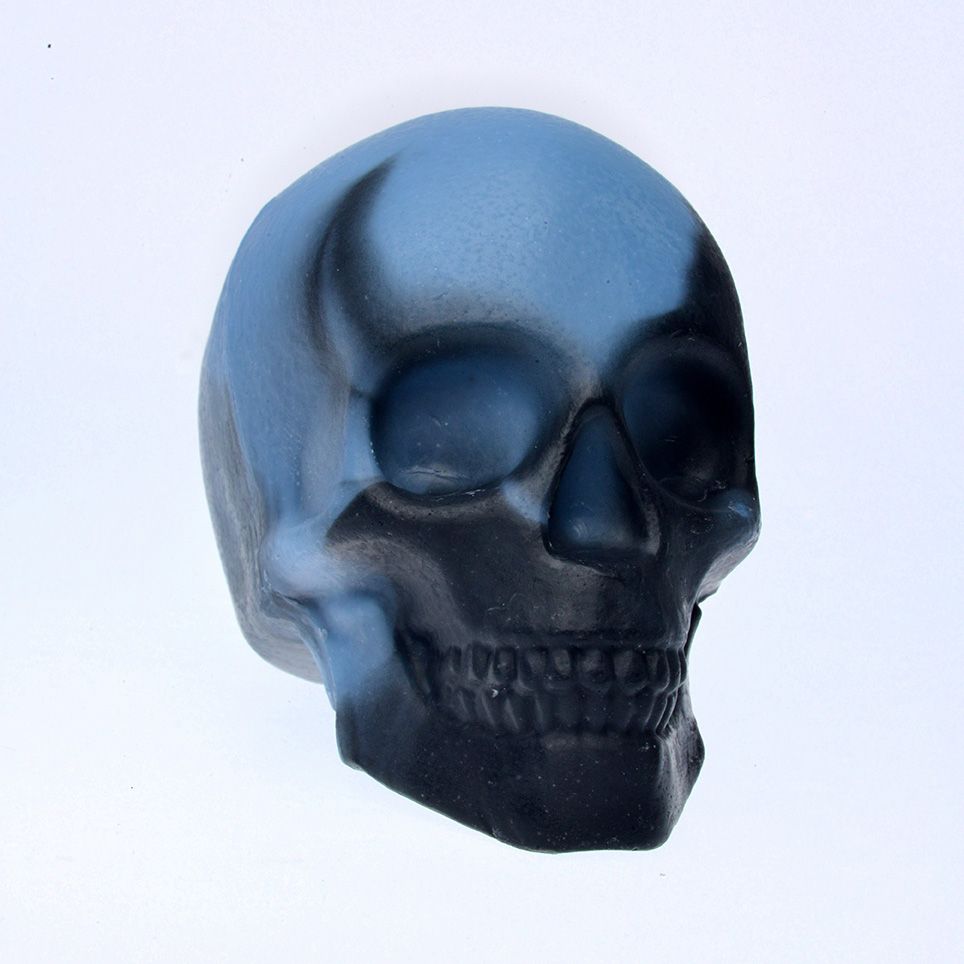 savon-artisanal-naturel-cosmetique-saponification-crane-skull-tete-mort-vanite-karite-coco-charbon-argile-bleu